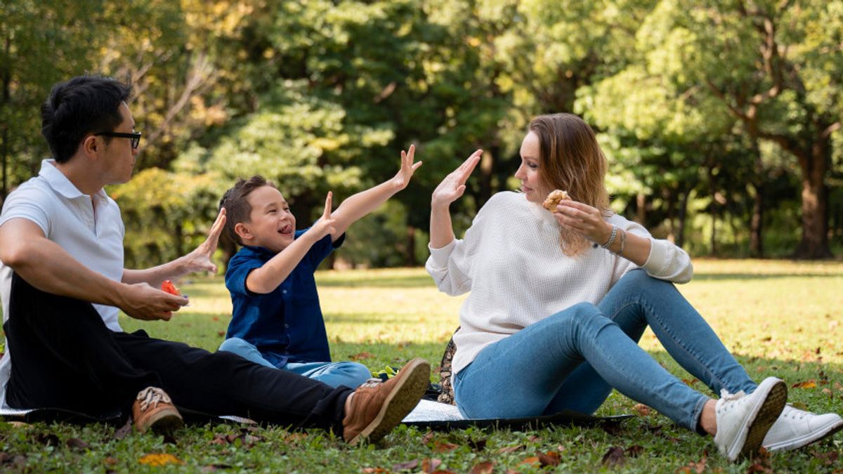 Healthy Relationships Require More Than Love: Understanding and Balance